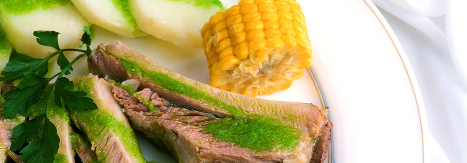 platos típicos canarios patatas y costillas