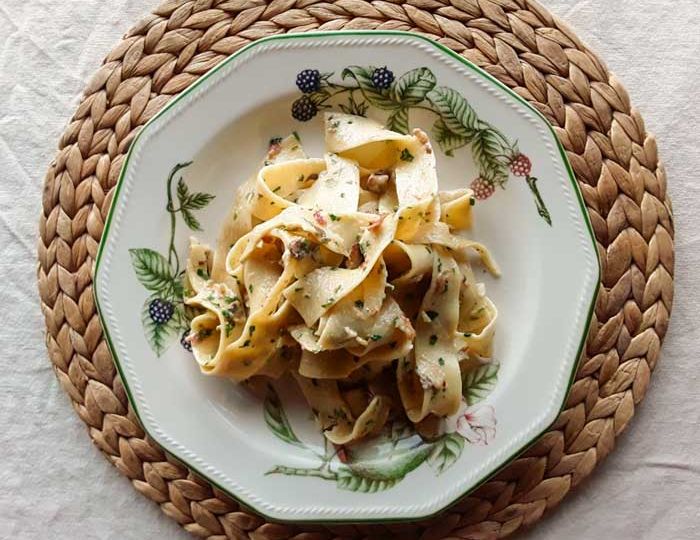 cómo preparar pappardelle con setas y bacon
