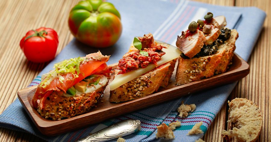 Montaditos para picoteo de verano
